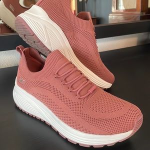 Sketchers Memory Foam Slide on Sneakers